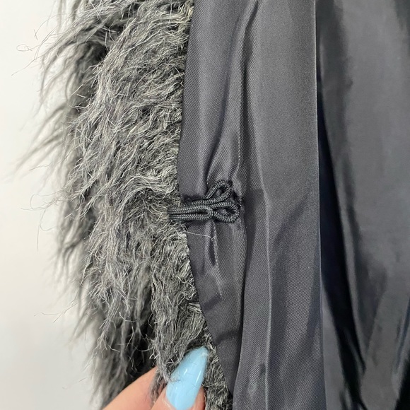 Fur Vest - Picture 6 of 7